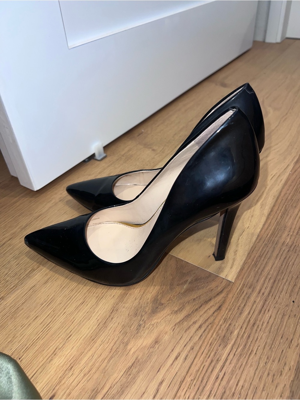 Jessica Simpson Black Patent Pointed-Toe Stiletto Pumps - Picture 2 of 4